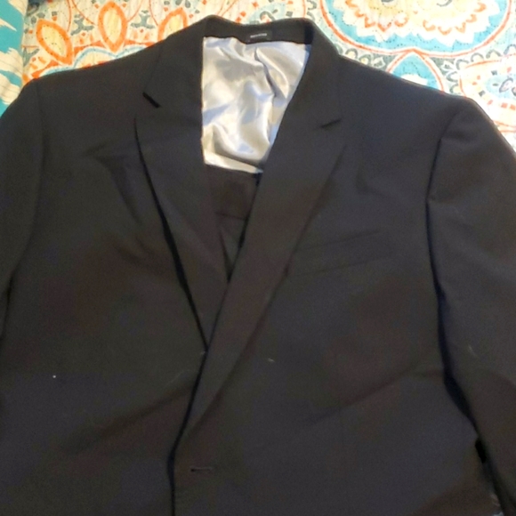 J.Ferrar BLACK Slim fit suit. 44R jacket, 38x32 pants. PROM SEASON! - Picture 1 of 4